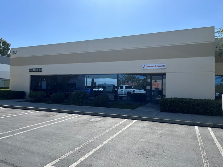 1392 Poinsettia Ave, Vista, CA for lease - Building Photo - Image 3 of 7