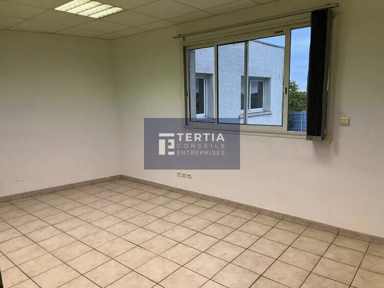 Office in Montpellier for lease - Building Photo - Image 3 of 5