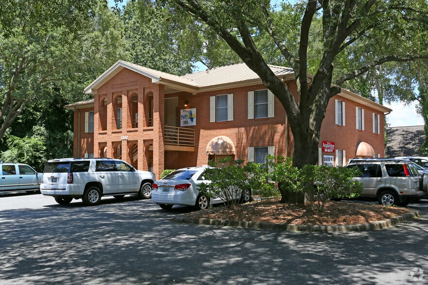 1342 Timberlane Rd, Tallahassee, FL à louer - Photo principale - Image 1 de 4