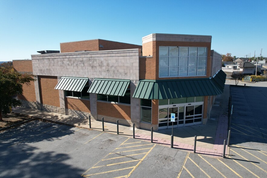 7601 Cantrell Rd, Little Rock, AR for lease - Building Photo - Image 2 of 6