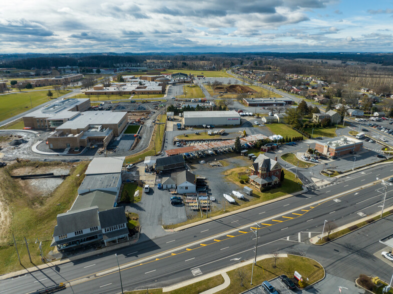 2946 MacArthur Rd, Whitehall, PA for sale - Primary Photo - Image 1 of 11