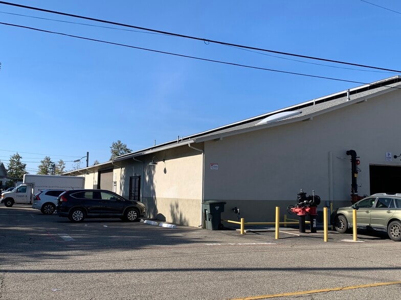 555 Maple St, Carpinteria, CA for lease - Primary Photo - Image 1 of 1