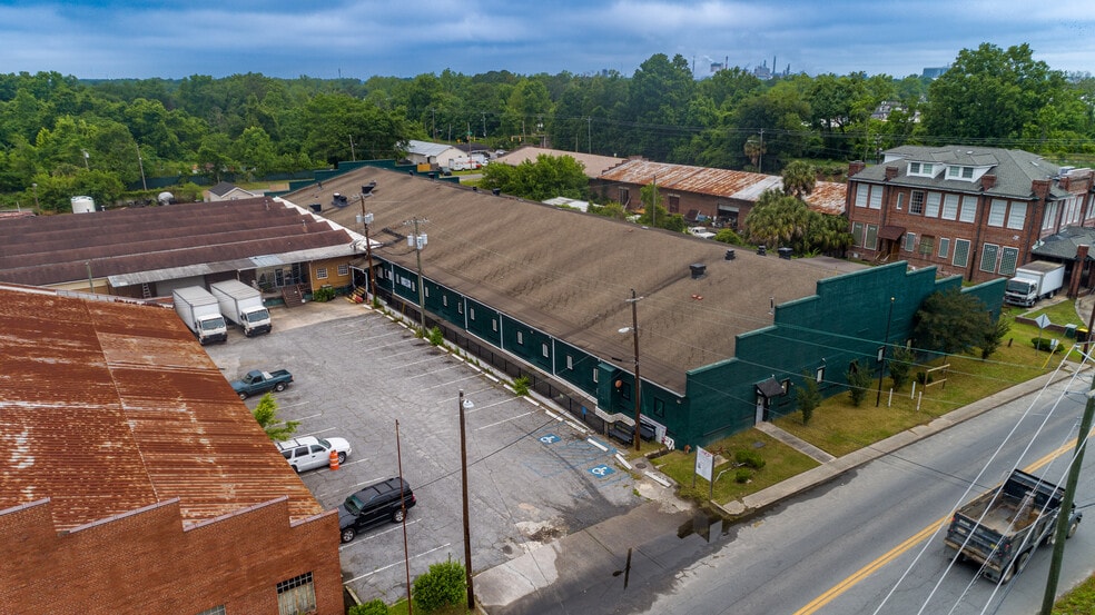 311 Stiles Ave, Savannah, GA for lease - Building Photo - Image 2 of 6