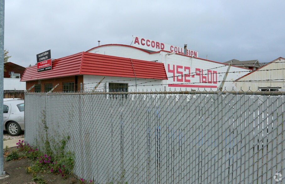 10123 161st St NW, Edmonton, AB à vendre - Photo du bâtiment - Image 2 de 3