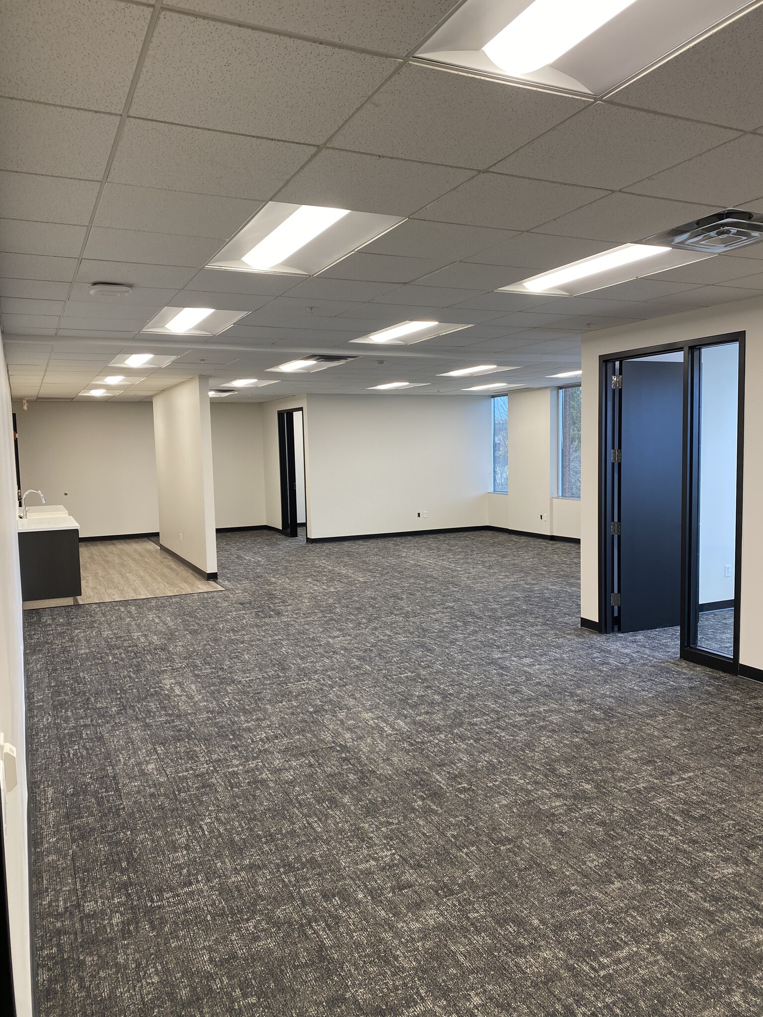 1515 Central Pky, Eagan, MN for lease Interior Photo- Image 1 of 7