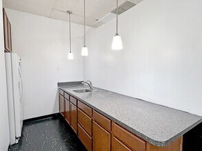 811-813 S Belt W, Belleville, IL à louer Photo intérieure- Image 2 de 6