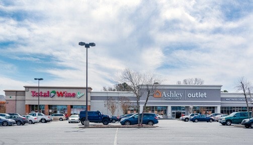 3503 W Gate City Blvd, Greensboro, NC for lease - Building Photo - Image 2 of 8