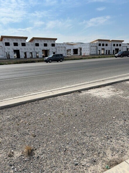 1750 N Redwood Rd, Saratoga Springs, UT à louer - Photo du bâtiment - Image 3 de 11