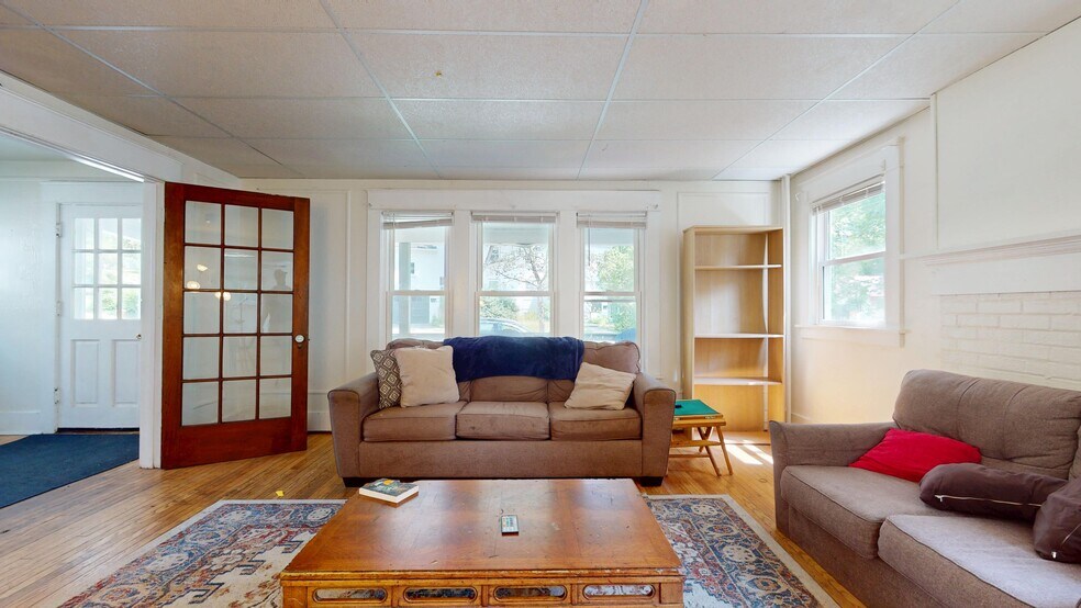 214 Delaware Ave, Ithaca, NY à vendre - Photo du bâtiment - Image 3 de 25