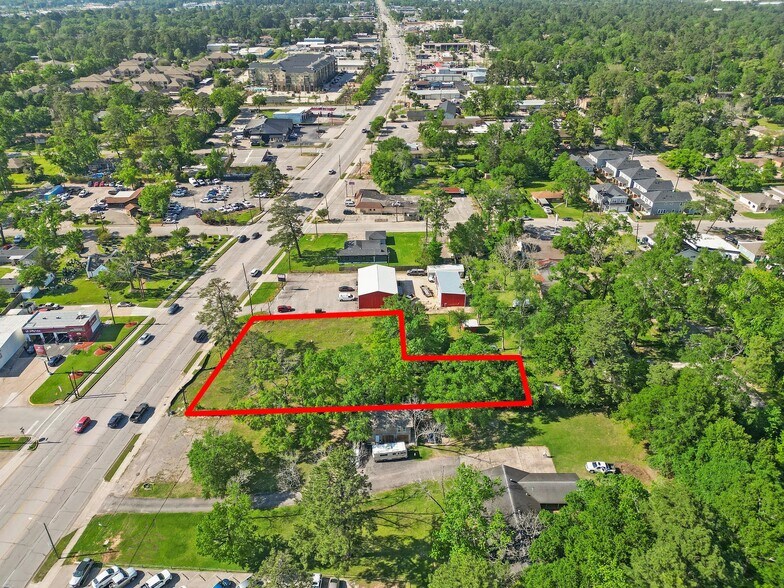 1304 N Frazier St, Conroe, TX à vendre - Photo du bâtiment - Image 1 de 8