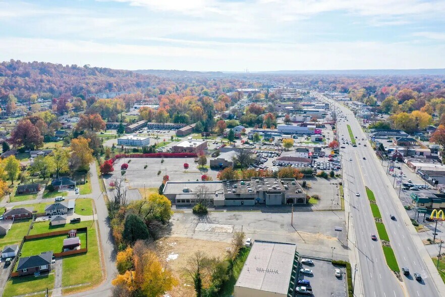 4623 Dixie Hwy, Louisville, KY à vendre - Photo du bâtiment - Image 2 de 2