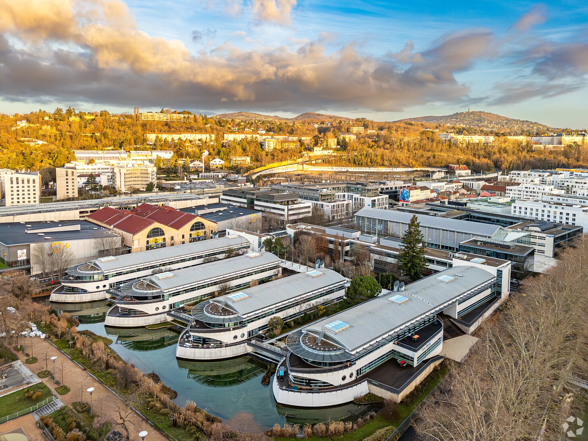 3 Place Giovanni Da Verrazzano, Lyon à louer Photo principale- Image 1 de 26