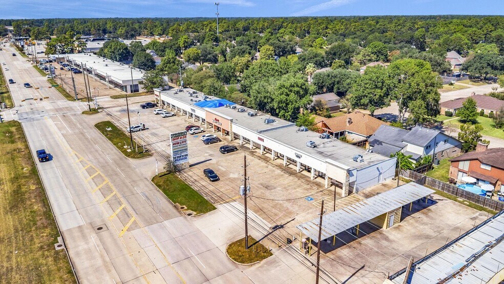 10706-10728 Grant Rd, Houston, TX à louer - Photo du bâtiment - Image 2 de 6