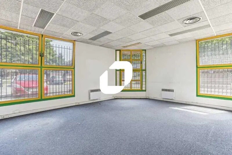 7 Avenue Du General De Gaulle, Lisses à louer - Photo intérieure - Image 2 de 14