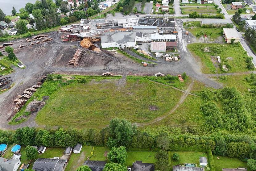 3408 Rue la Fontaine, Lac-megantic, QC for sale - Building Photo - Image 2 of 7