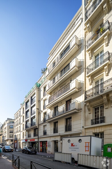 97 Rue Louis Rouquier, Levallois-Perret à louer - Photo principale - Image 1 de 4