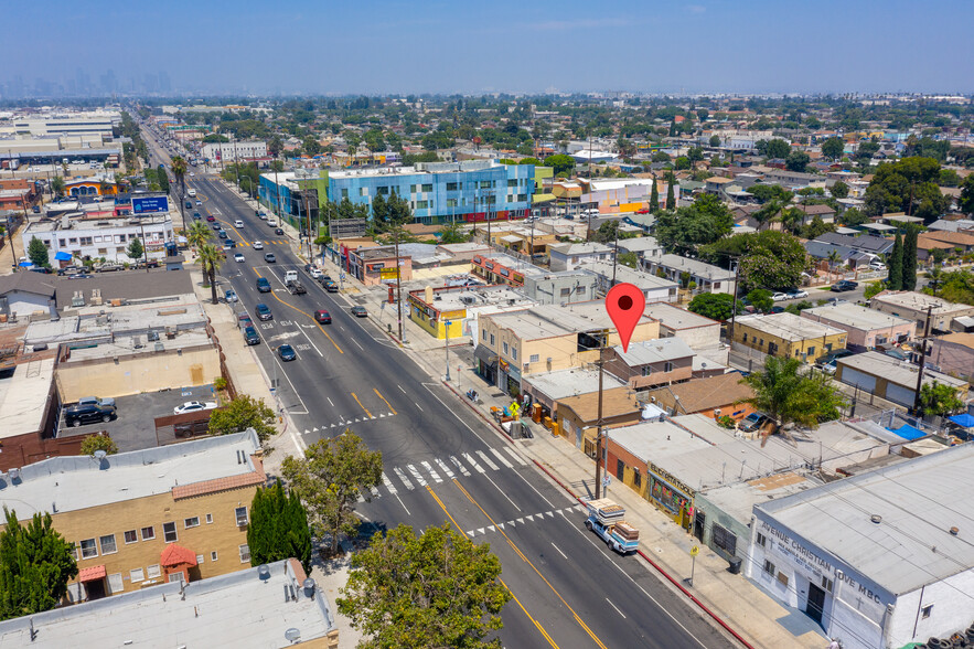 7504 S Central Ave, Los Angeles, CA à vendre - Photo du bâtiment - Image 1 de 1