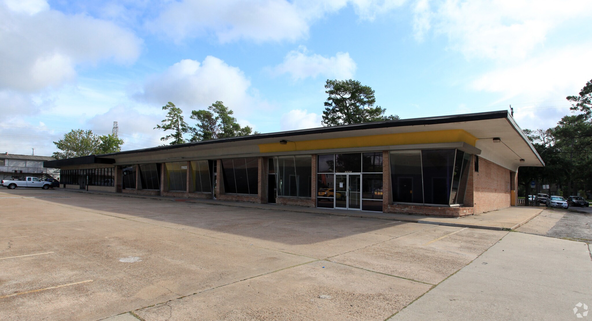 3402-3412 N Shepherd Dr, Houston, TX à louer Photo principale- Image 1 de 4