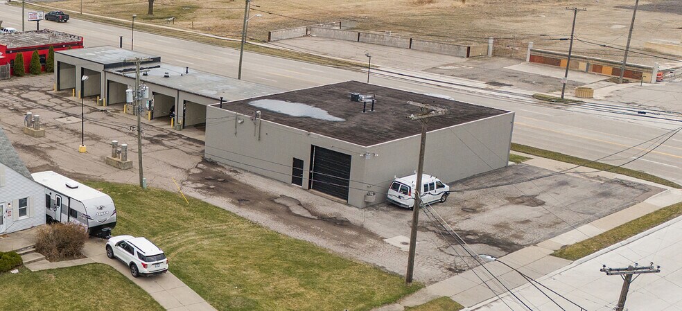 30201 Little Mack Ave, Roseville, MI à louer - Photo du bâtiment - Image 2 de 3