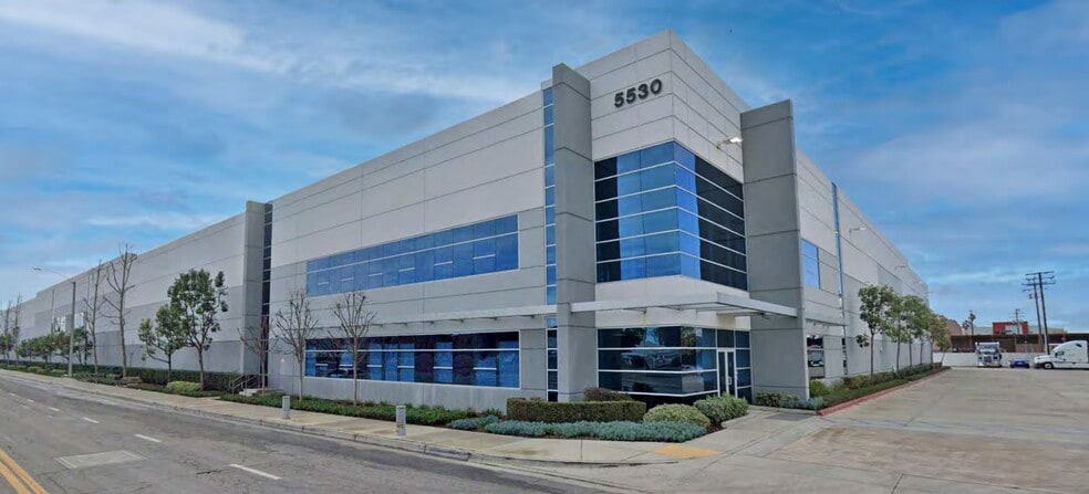5530-5630 Rickenbacker Rd, Bell, CA for lease - Building Photo - Image 1 of 2