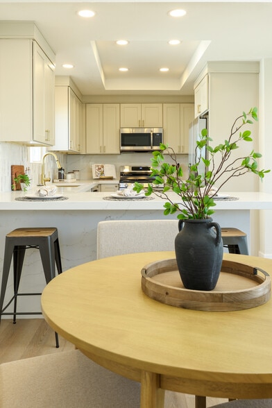 658 Santa Fe Dr, Encinitas, CA à vendre - Photo du bâtiment - Image 3 de 28