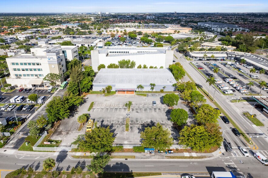 190 NW 79th Ave, Miami, FL à louer - Aérien - Image 1 de 17