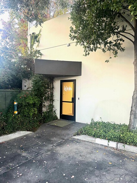 2033 N Fine Ave, Fresno, CA à louer - Photo du bâtiment - Image 2 de 15