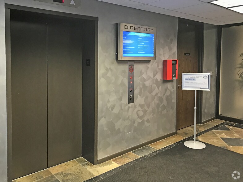 8800 W State Highway 7, Saint Louis Park, MN à louer - Hall d’entrée - Image 3 de 6