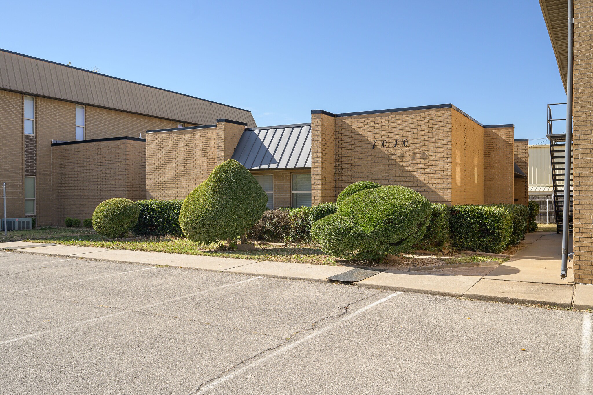 7010 NW 63rd St, Bethany, OK à vendre Photo principale- Image 1 de 3