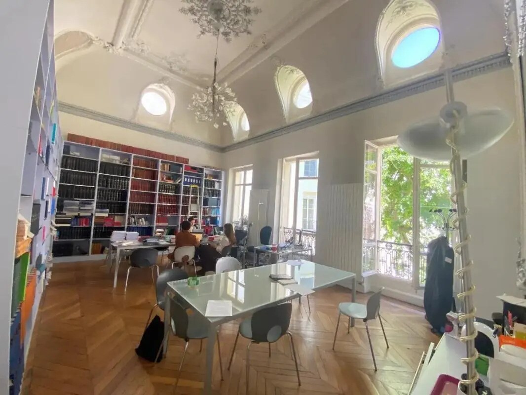 Commerce de détail dans Paris à louer Photo du bâtiment- Image 1 de 8