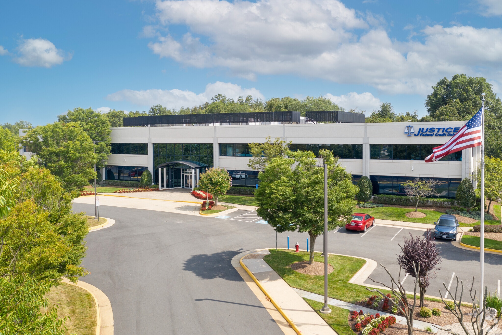5175 Parkstone Dr, Chantilly, VA for lease Building Photo- Image 1 of 7
