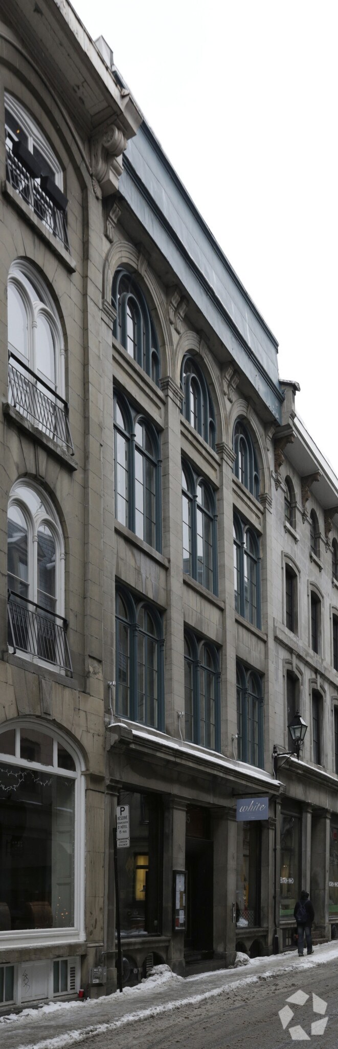 105 Rue Saint-Paul O, Montréal, QC à vendre Photo principale- Image 1 de 1