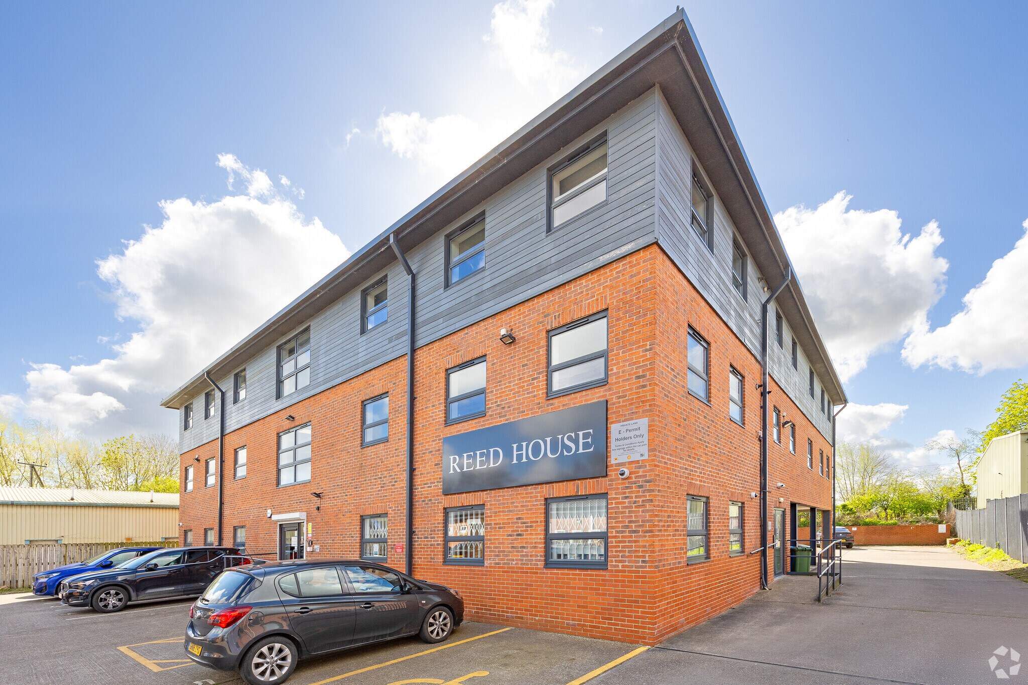 Annie Reed Rd, Beverley à louer Photo principale- Image 1 de 4