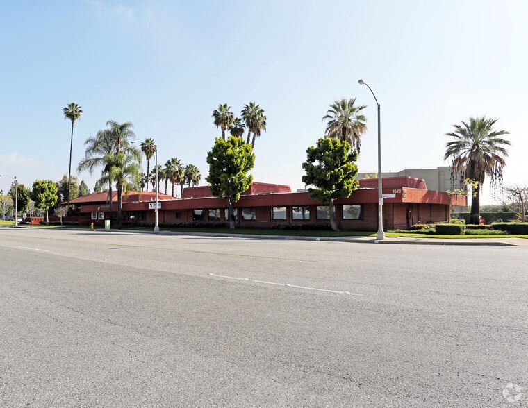 9520 Norwalk Blvd, Santa Fe Springs, CA for lease - Building Photo - Image 1 of 3