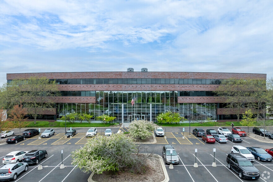 1660 Feehanville Dr, Mount Prospect, IL for sale - Building Photo - Image 3 of 9