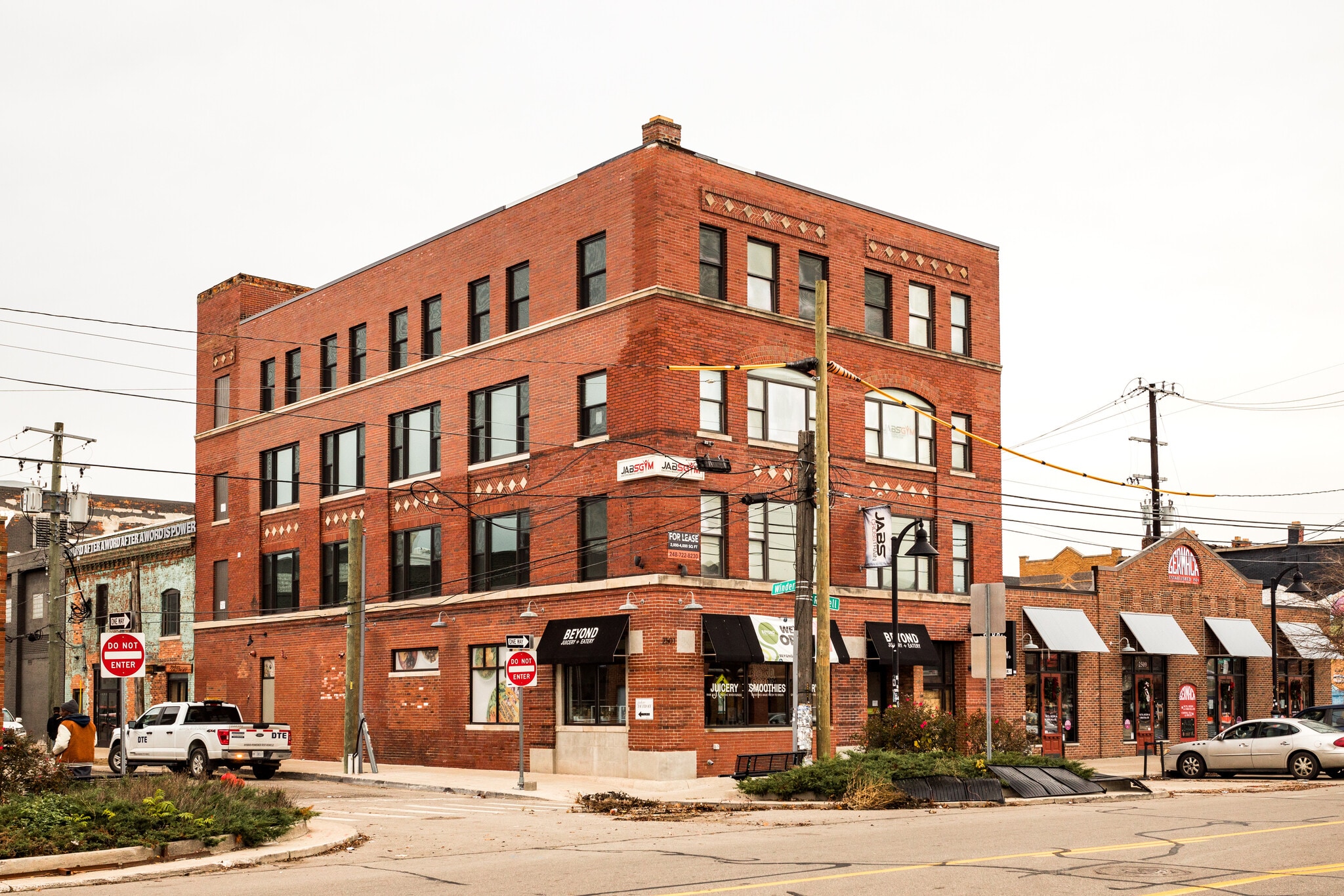2501 Russell St, Detroit, MI for lease Building Photo- Image 1 of 9