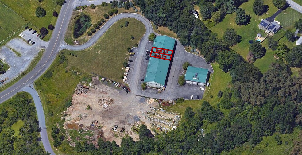 72 Airport Dr, Wappingers Falls, NY à vendre - Photo du bâtiment - Image 2 de 4