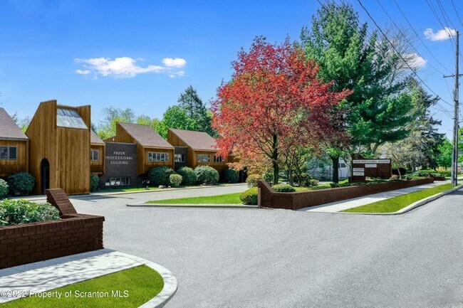 Plus de détails pour 200 Main St, Blakely, PA - Bureau à louer