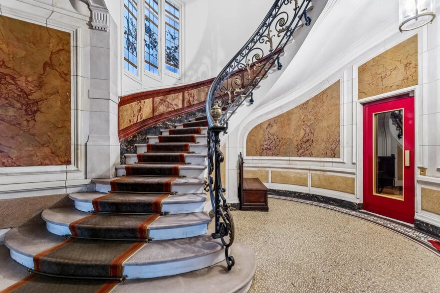 Office in Paris for sale - Interior Photo - Image 3 of 11