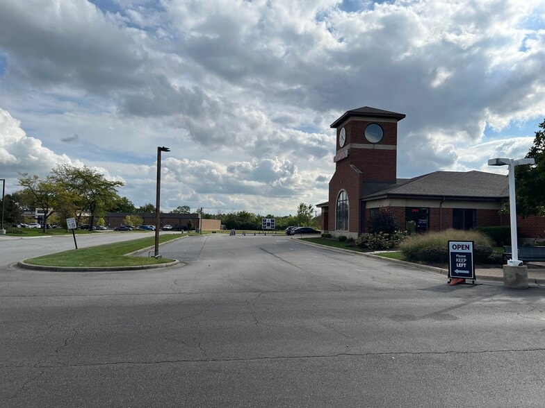 2120 Main St, Batavia, IL à vendre - Photo du bâtiment - Image 2 de 7