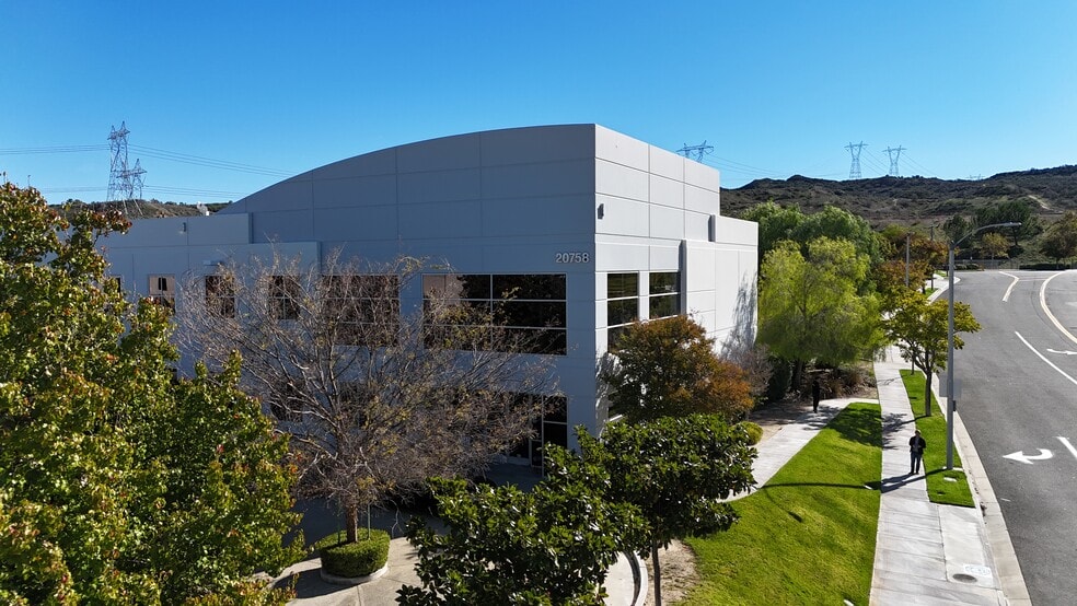 20758 Centre Pointe Pky, Santa Clarita, CA for sale - Building Photo - Image 2 of 7