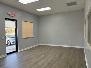 18070 S Tamiami Trl, Fort Myers, FL for lease Interior Photo- Image 1 of 16