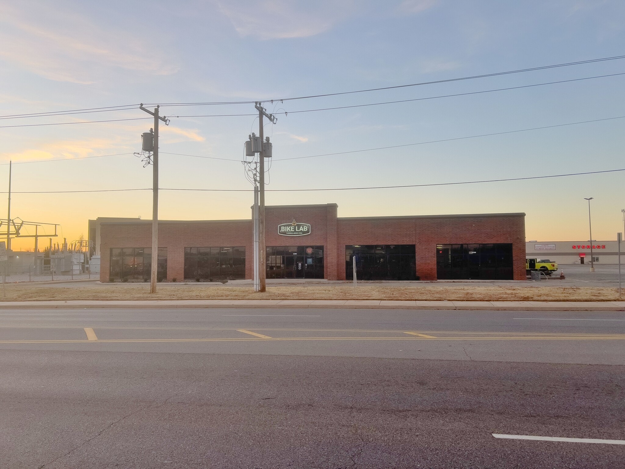 2212 W Hefner Rd, Oklahoma City, OK for lease Primary Photo- Image 1 of 2