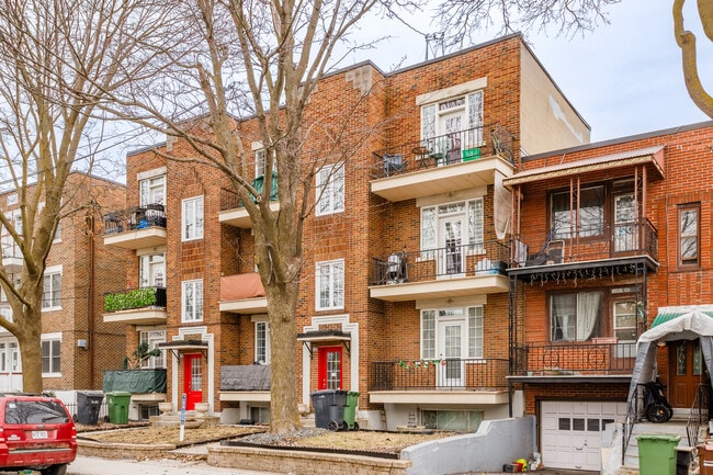 More details for 3820-3824 Mackenzie St, Montréal, QC - Multifamily for Sale