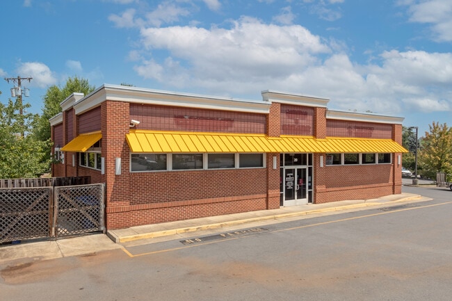 Plus de détails pour 20 South St, Front Royal, VA - Commerce de détail à louer