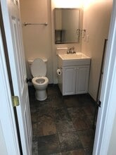 295 High St, Morgantown, WV à louer Photo intérieure- Image 1 de 6