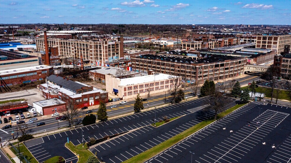 2613 W Hunting Park Ave, Philadelphia, PA à louer - Photo du bâtiment - Image 3 de 110