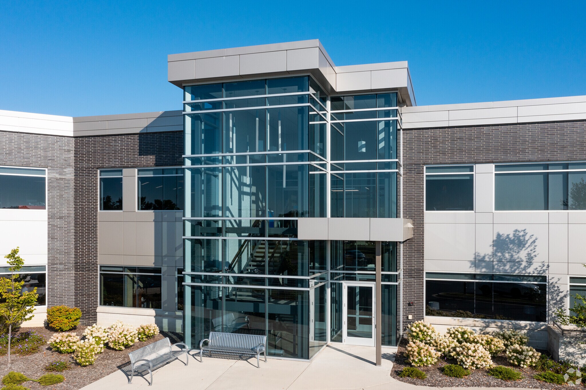 2373 Oak Valley Dr, Ann Arbor, MI for lease Primary Photo- Image 1 of 10