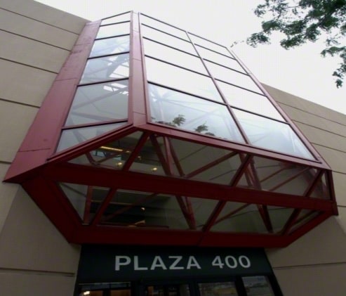 400 S Oyster Bay Rd, Hicksville, NY à louer - Photo du bâtiment - Image 3 de 4