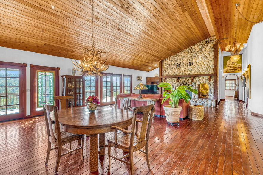 20799 Highway 128, Yorkville, CA for sale - Interior Photo - Image 3 of 70